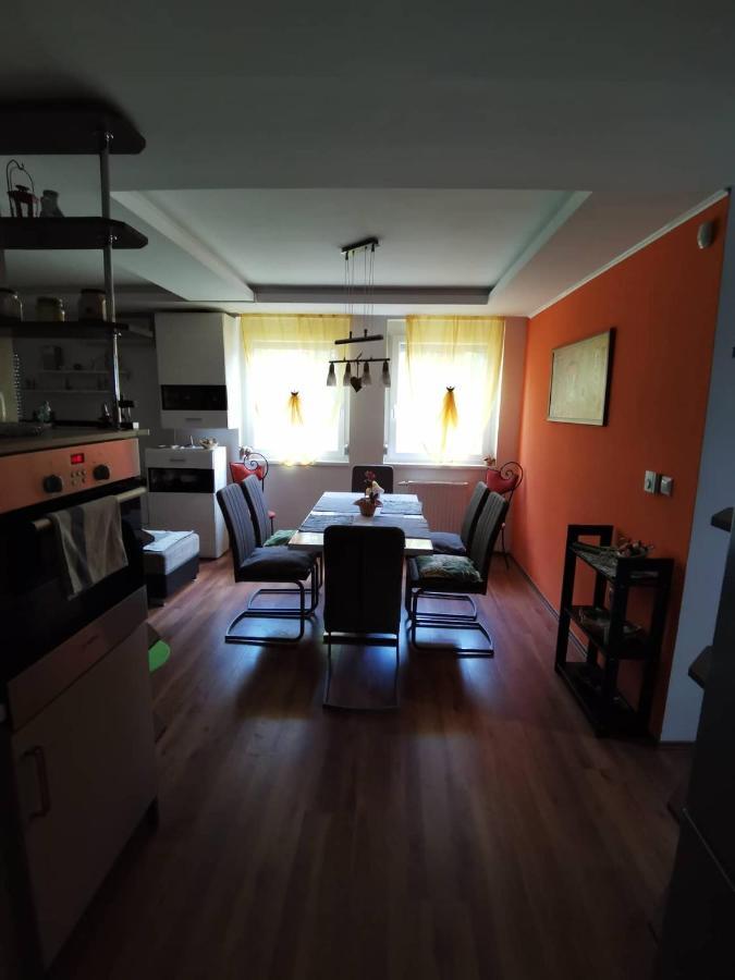 Zoeldlomb Apartman Сиофок Екстериор снимка